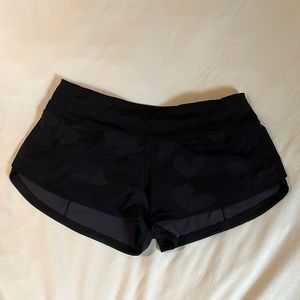 Speed up low-rise lined lululemon shorts  2.5” size 2